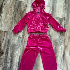 Girls hot pink matching set. Girls sweatpants. Girls sweatsuit. Jump suit